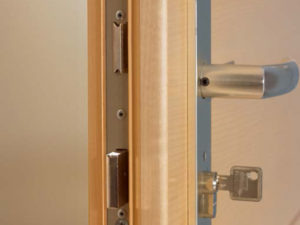 Sicherheitstüren von Daniel Albani Gestaltung in Holz