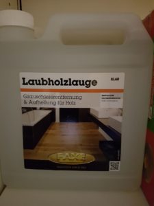 Sanierung von lackierten Holzböden