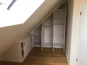 Dachschrägenschrank