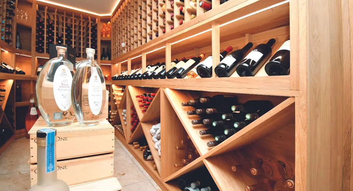 Exklusives Weinregal individuell angefertigt